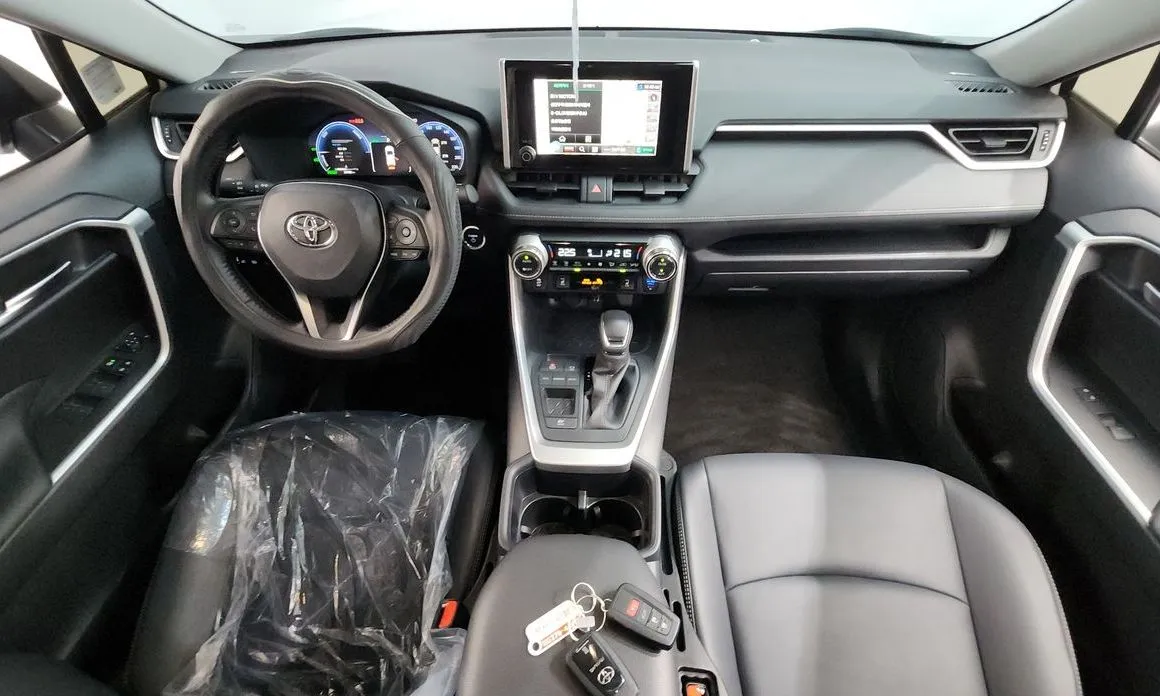 Toyota RAV4 — фото 4