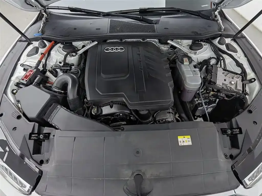 Audi A7L 2024 из CN, фото 9