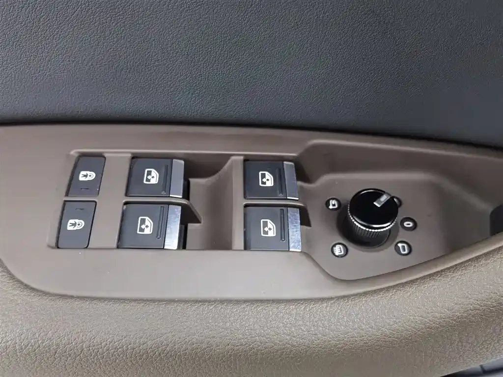 Audi A7L 2024 из CN, фото 8