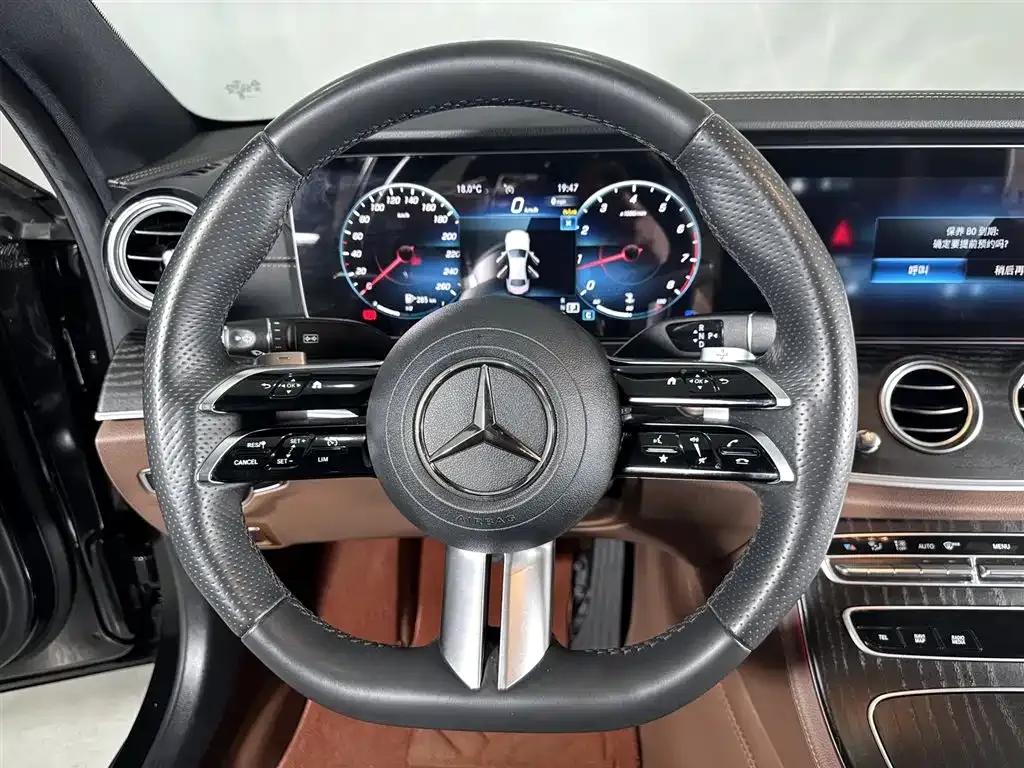 Mercedes-Benz E-Class — фото 10