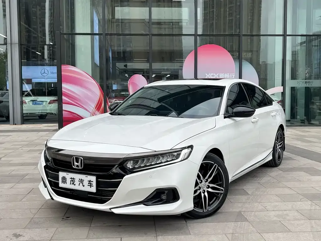 Honda Accord — фото 9