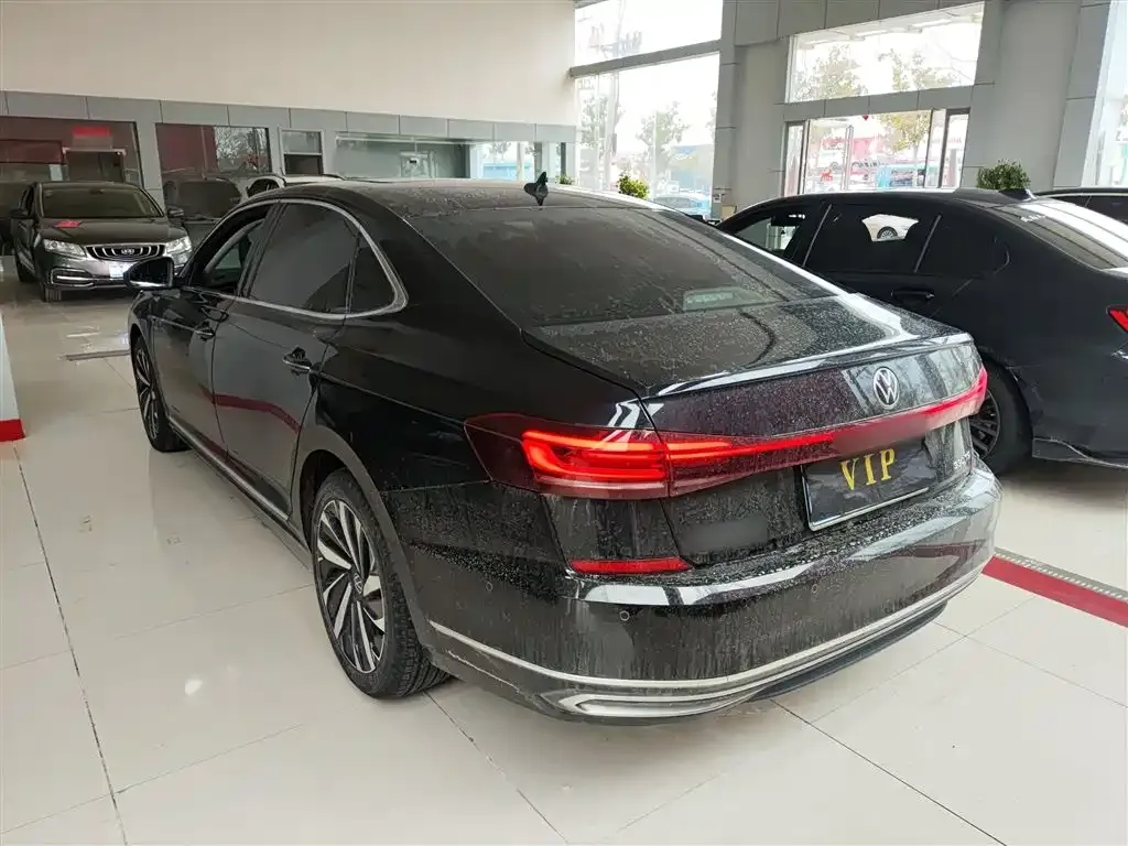 Volkswagen Passat — фото 7