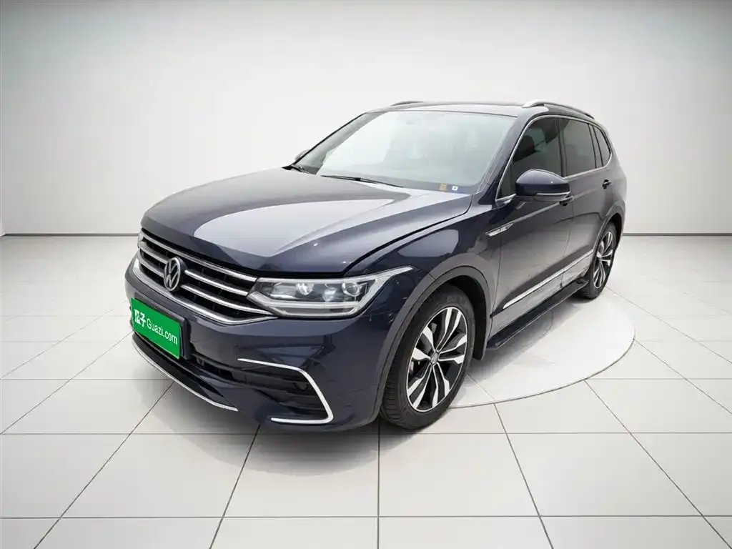 Volkswagen Tiguan L — фото 1