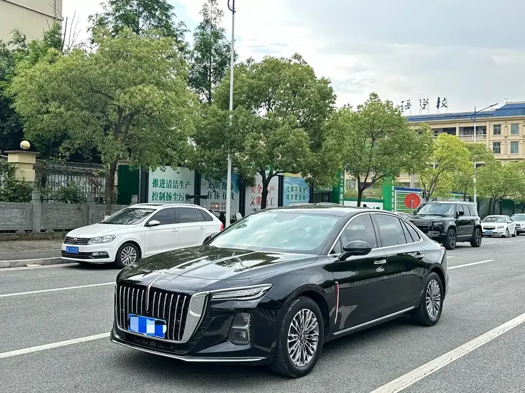 Hongqi H5 — фото 1