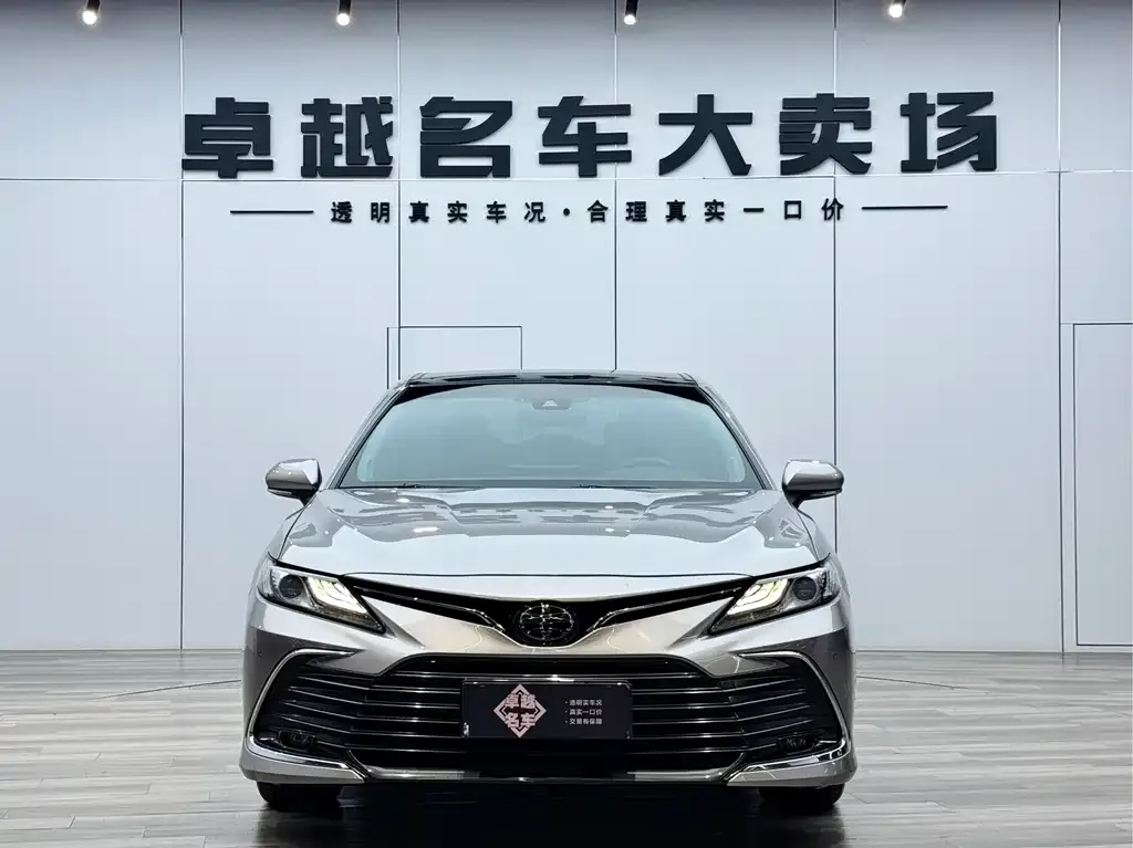 Toyota Camry — фото 6