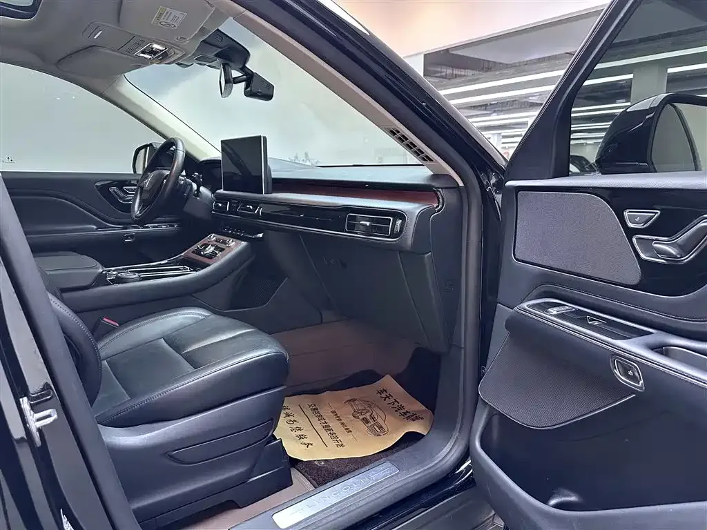 Lincoln Aviator — фото 10