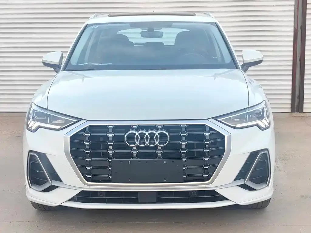 Audi Q3 — фото 1