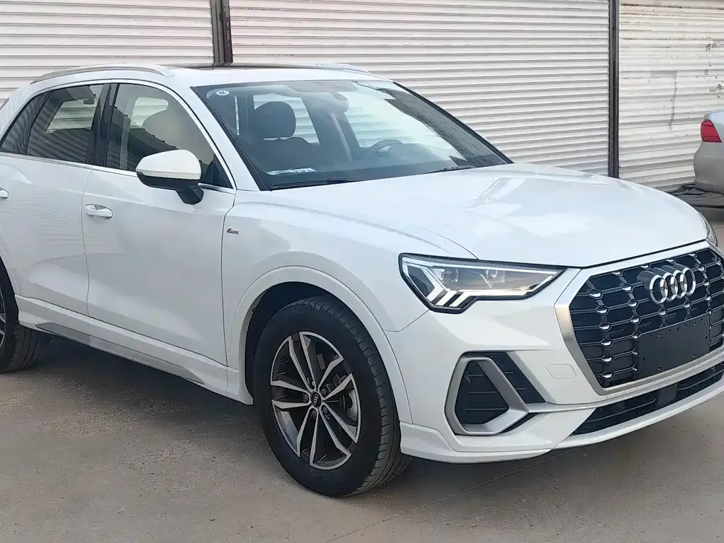 Audi Q3 — фото 10