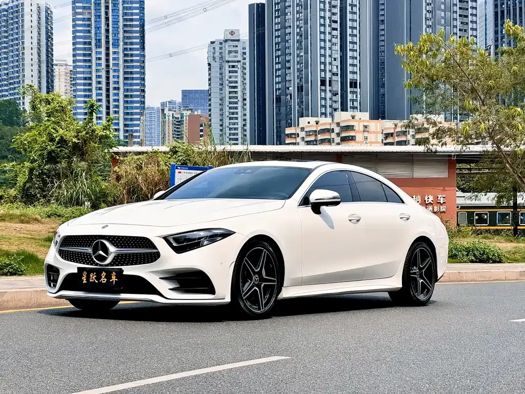 Mercedes-Benz CLS — фото 1