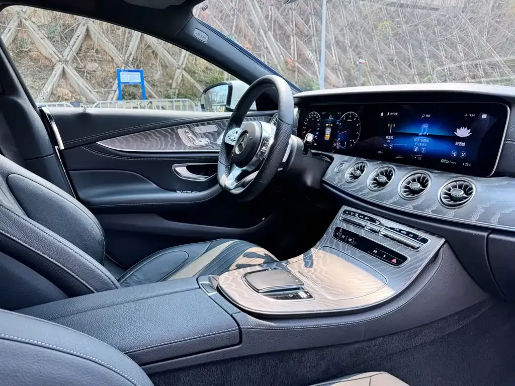 Mercedes-Benz CLS — фото 7