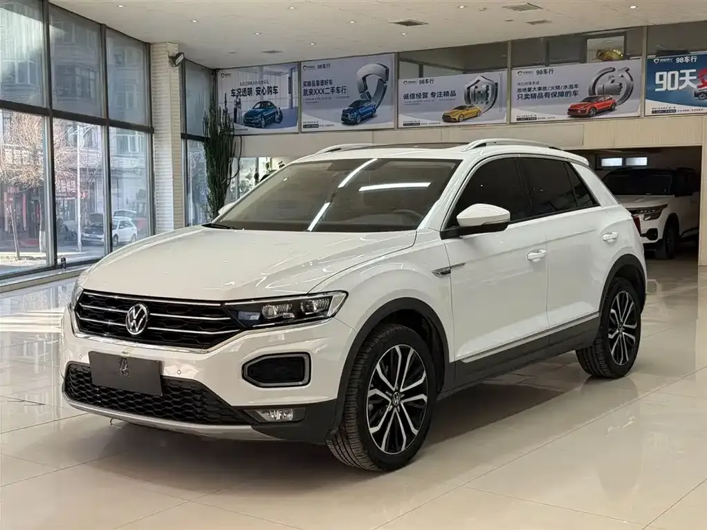 Volkswagen T-Roc — фото 1