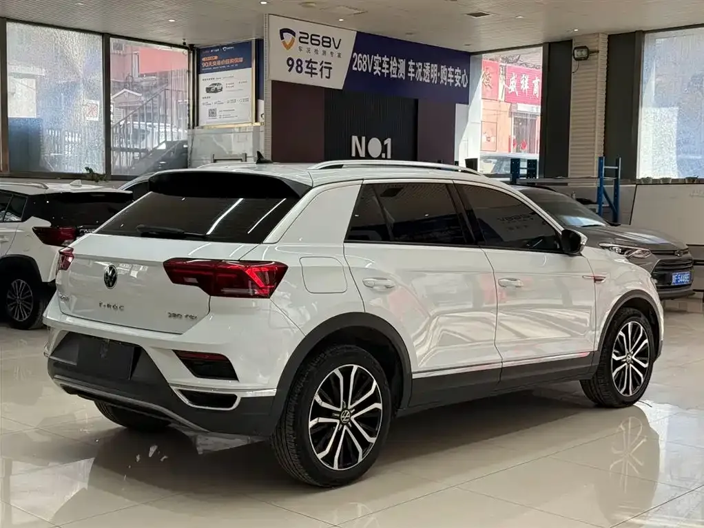 Volkswagen T-Roc — фото 2
