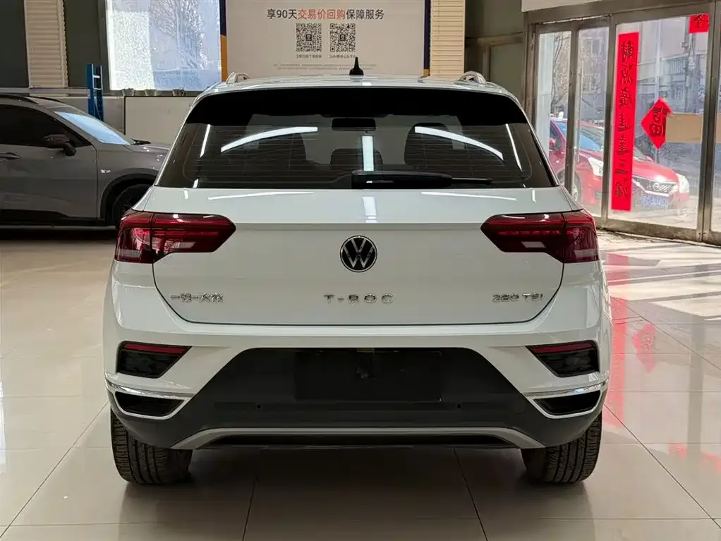Volkswagen T-Roc — фото 7