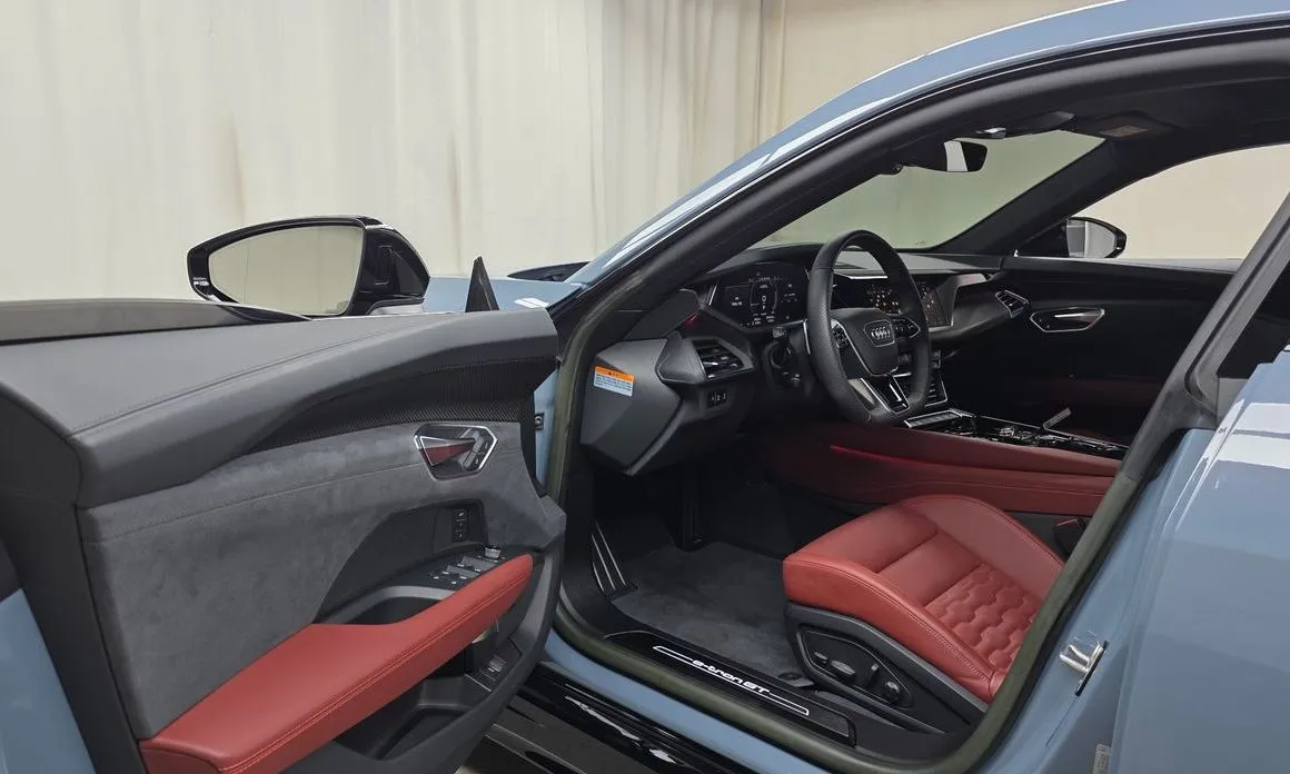 Audi e-tron GT 2022 из KR, фото 10