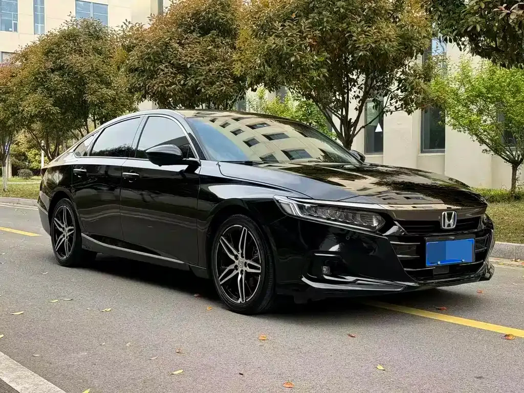 Honda Accord — фото 9
