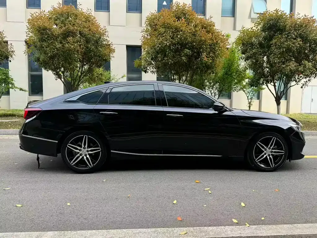 Honda Accord — фото 8