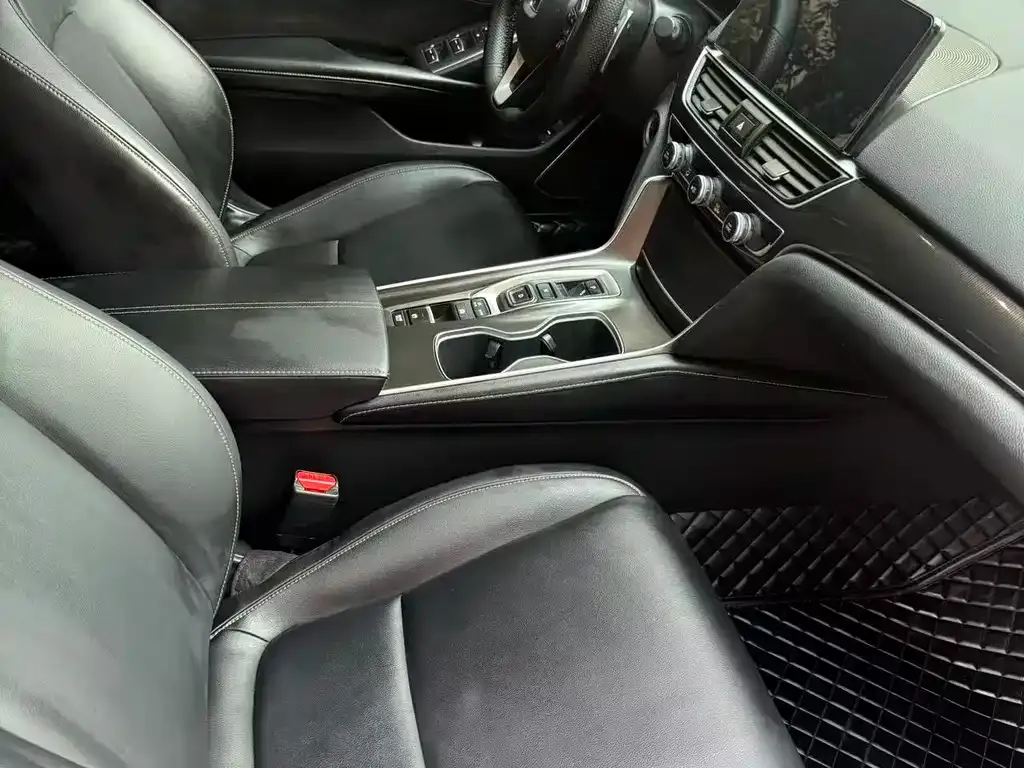 Honda Accord — фото 4