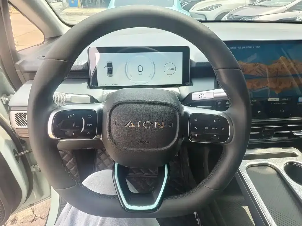 Aion Y — фото 2