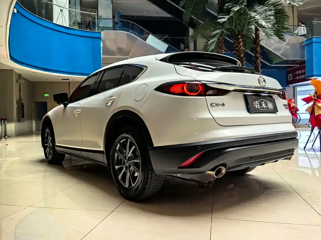 Mazda CX-4 — фото 10