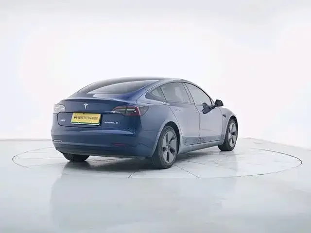 Tesla Model 3 — фото 8