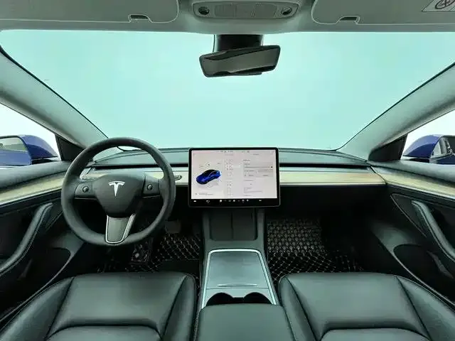 Tesla Model 3 — фото 7