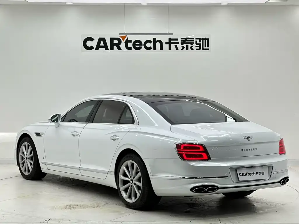 Bentley Flying Spur — фото 4