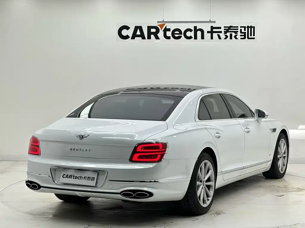 Bentley Flying Spur — фото 6