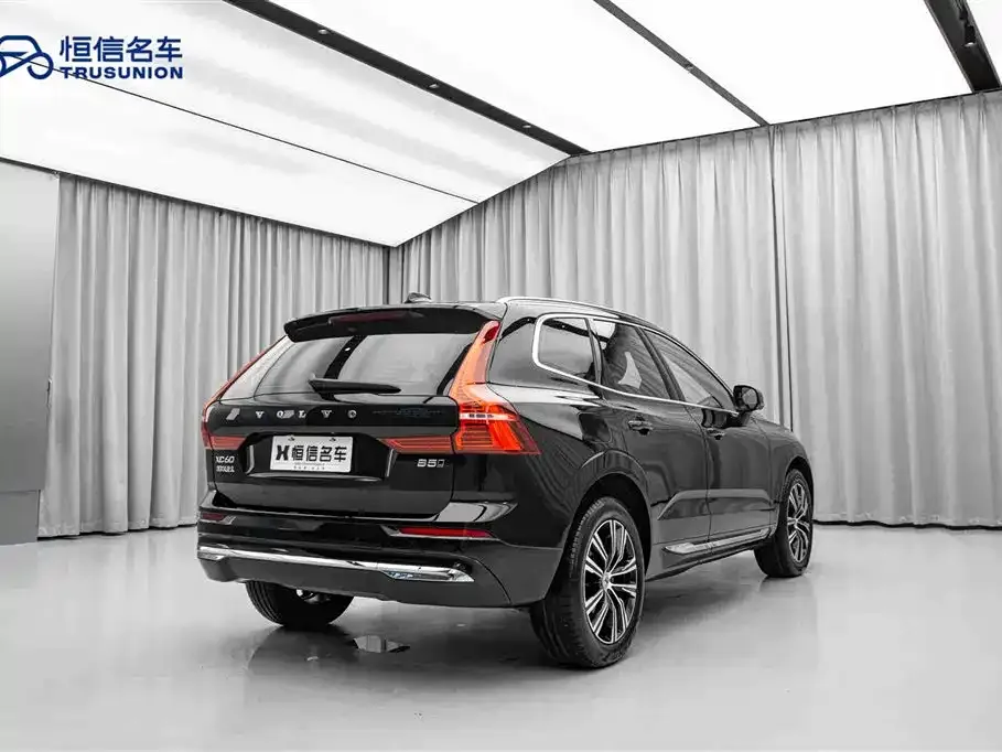 Volvo XC60 — фото 6