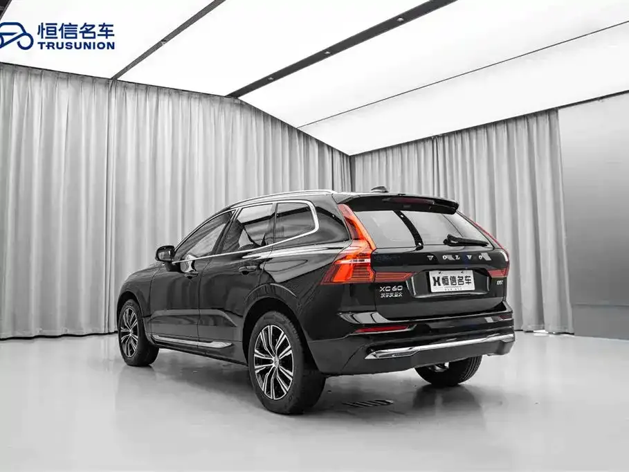Volvo XC60 — фото 5