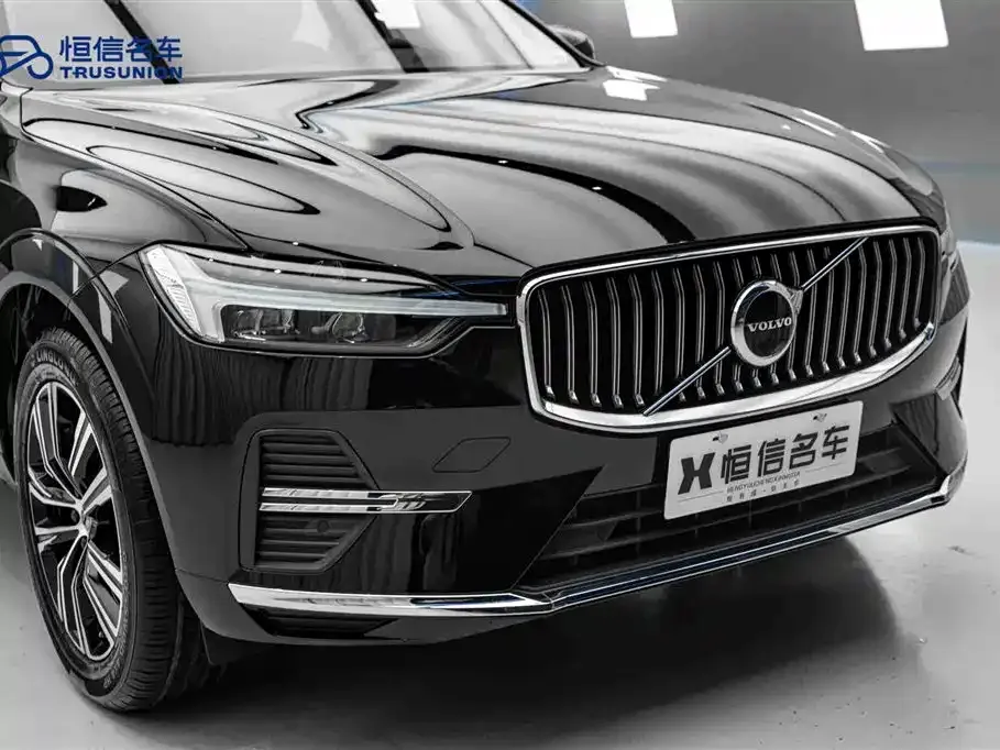 Volvo XC60 — фото 10