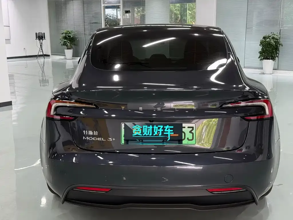 Tesla Model 3 — фото 4