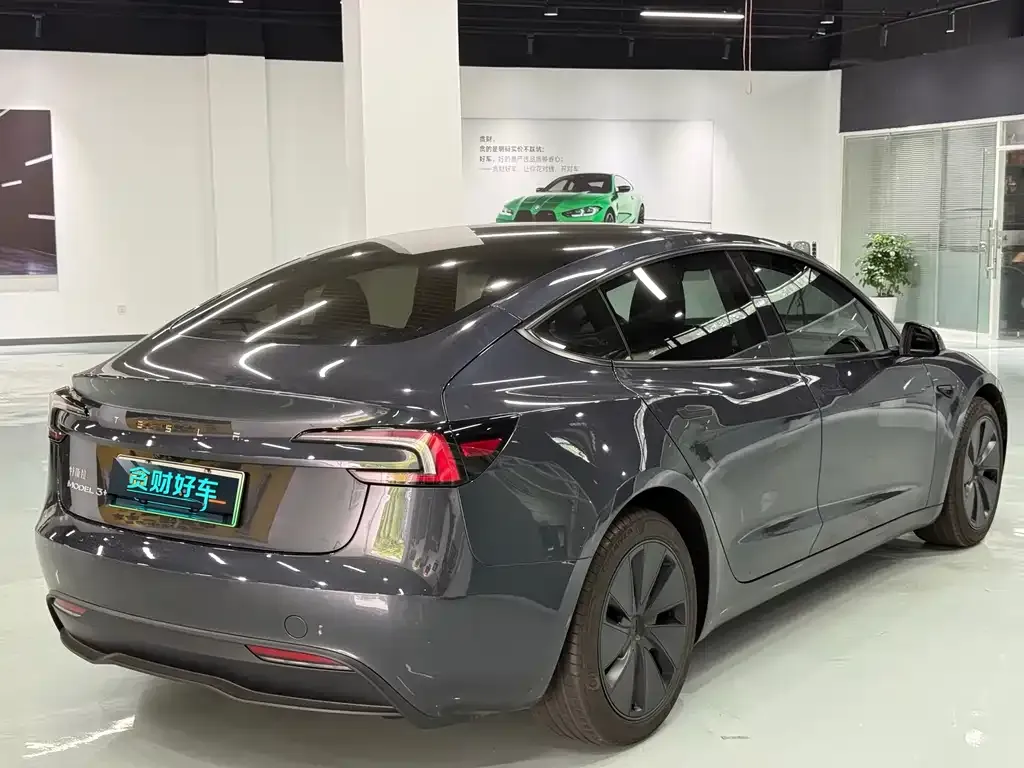 Tesla Model 3 — фото 3