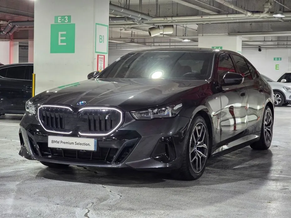 BMW i5