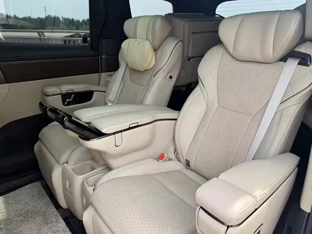 Toyota Vellfire — фото 10