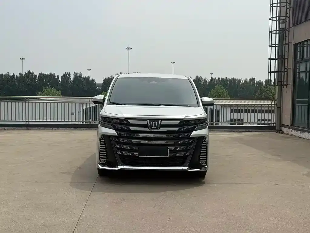 Toyota Vellfire — фото 8