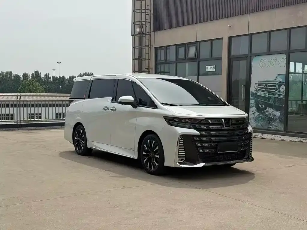 Toyota Vellfire — фото 4