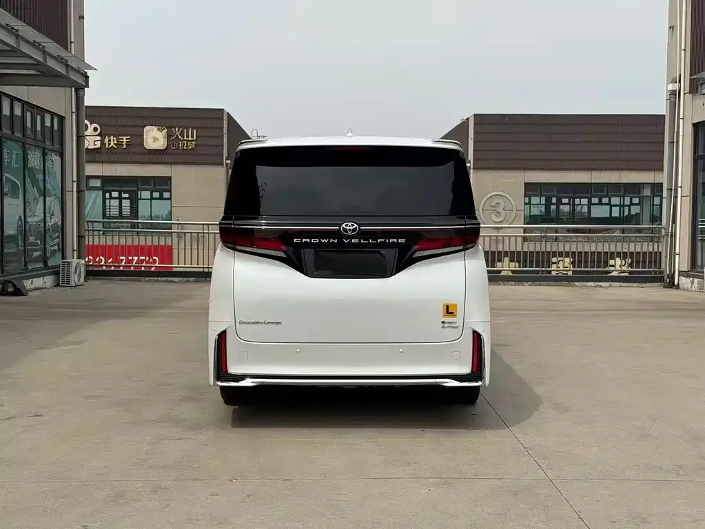 Toyota Vellfire — фото 5