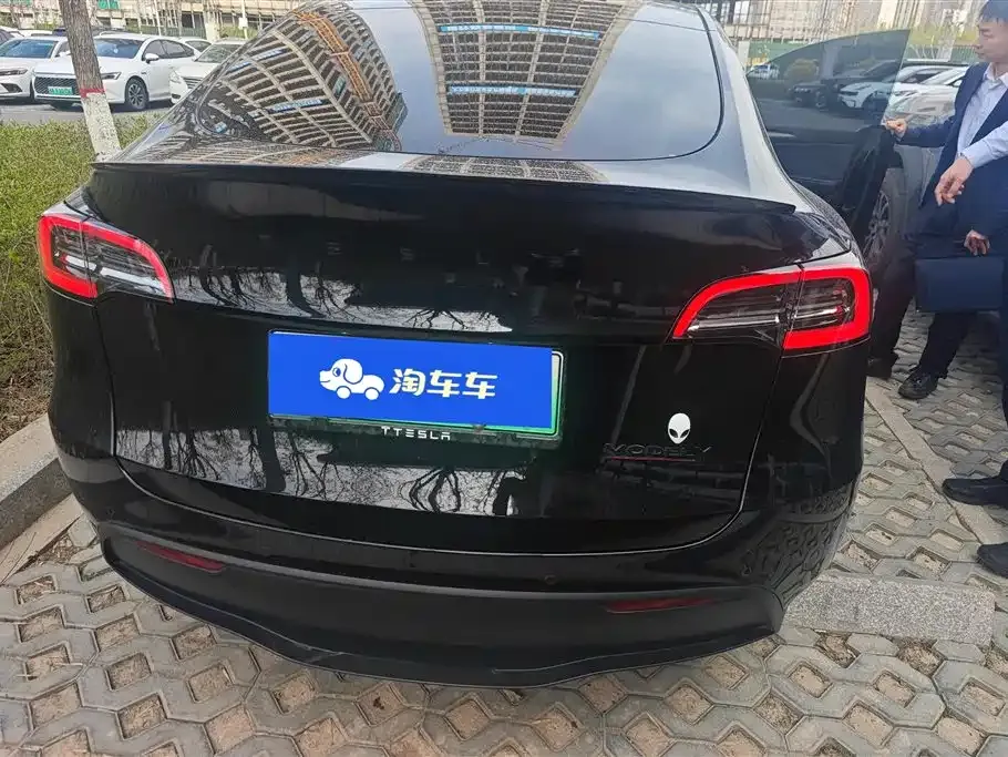 Tesla Model Y — фото 6