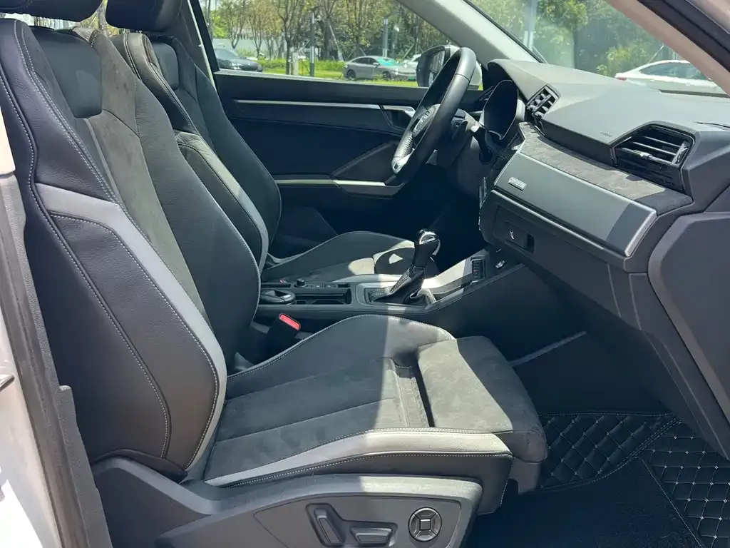 Audi Q3 2021 из CN, фото 4