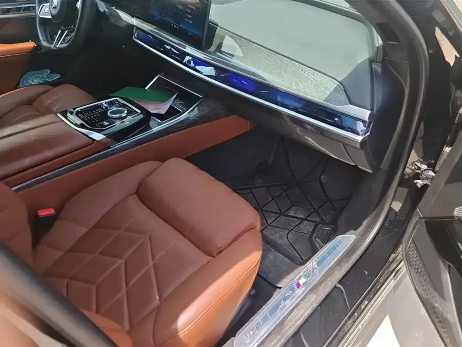 BMW i7 2023 из CN, фото 6