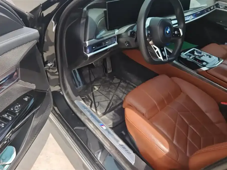 BMW i7 2023 из CN, фото 7