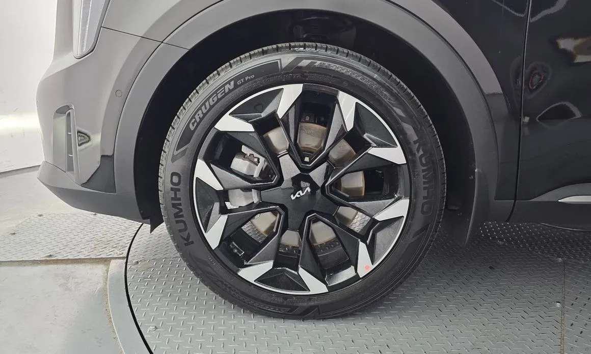 Kia Sorento — фото 5