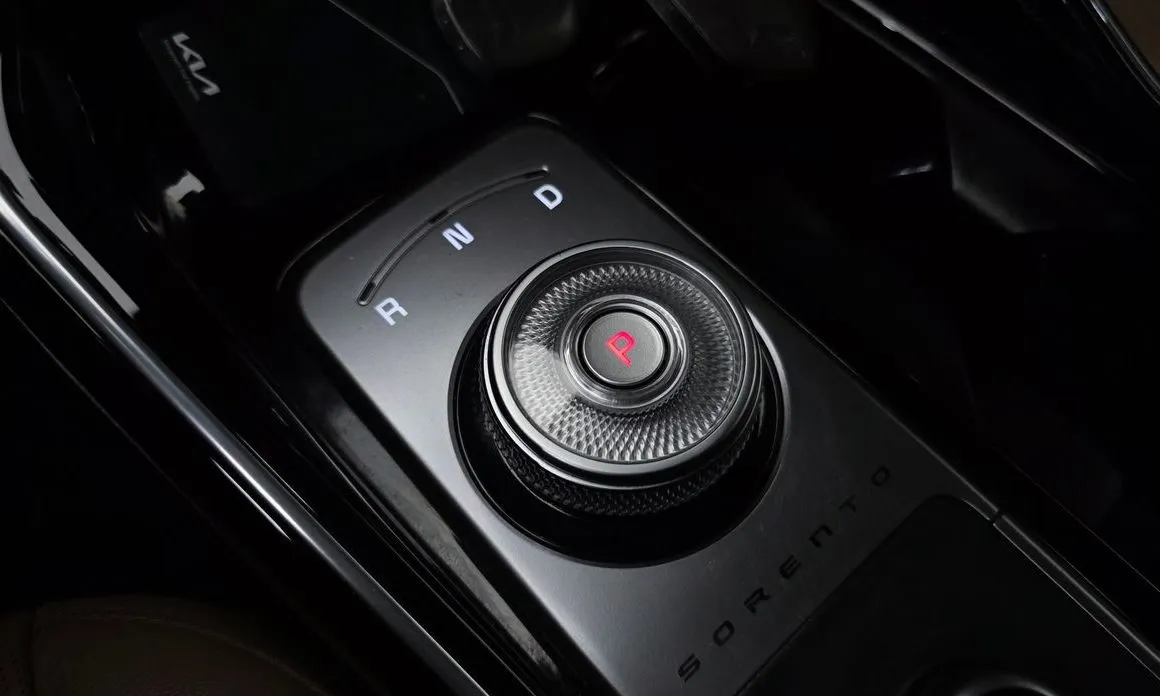Kia Sorento — фото 7