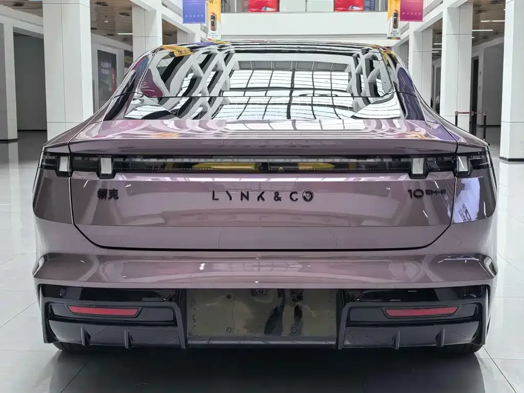 Lynk & Co 10 EM-P 2025 из CN, фото 2