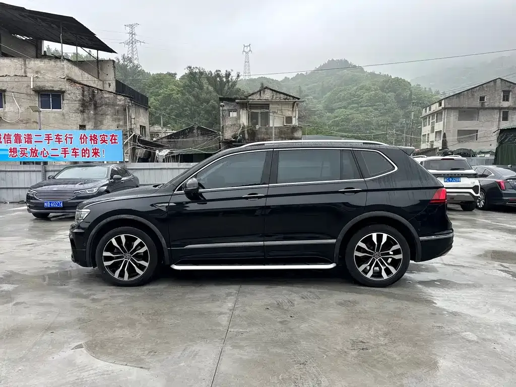 Volkswagen Tiguan L — фото 4