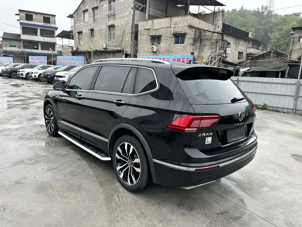 Volkswagen Tiguan L — фото 8