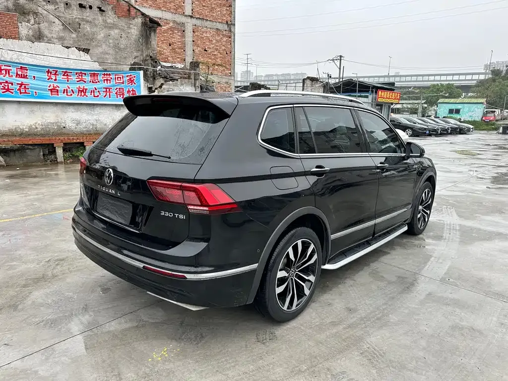 Volkswagen Tiguan L — фото 10