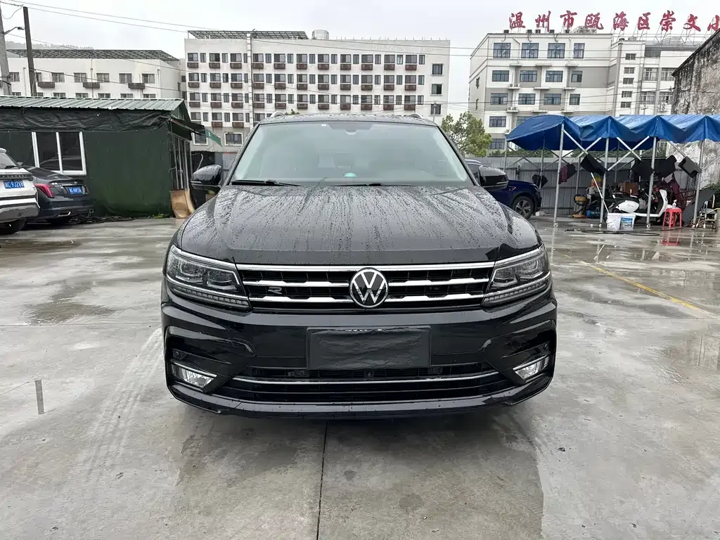 Volkswagen Tiguan L — фото 7