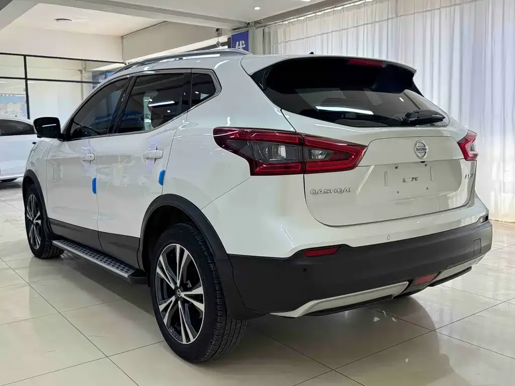 Nissan Qashqai — фото 6