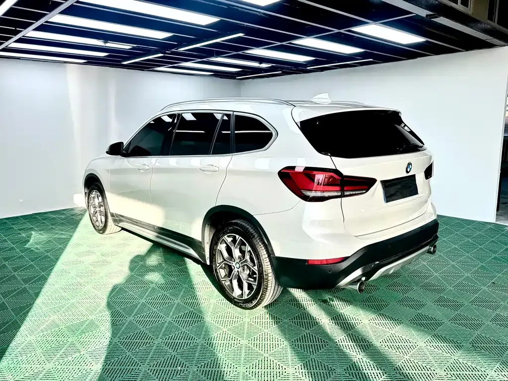 BMW X1 — фото 7